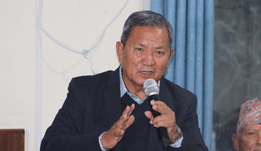 ‘राजा खोज्नु भनेको बिजुलीको युगमा ‘अगुल्टो बाल्छु’ भन्नुजस्तै असान्दर्भिक छ’