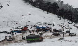 हिउँ खेल्न लोभिएका आन्तरिक पर्यटक रूकुम पूर्वमा