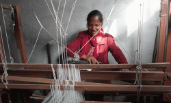 सिस्नोको कपडा बुनेर स्वरोजगार बन्दै महिला