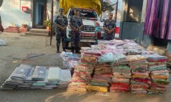 १० लाख रुपैयाँ भन्दा बढिको अबैध कपडासहित गाडि नियन्त्रणमा