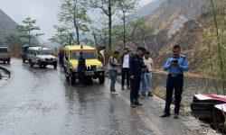 काठमाडौंबाट रामेछाप जाँदै गरेको बस दुर्घटना : एकको अवस्था गम्भीर