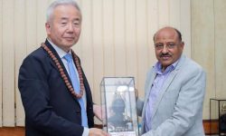 केएनपी कारखानाको जापानी राजदूतद्वारा अवलोकन