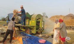 दाङका किसान खेतीमा यन्त्रको प्रयोग बढाउँदै