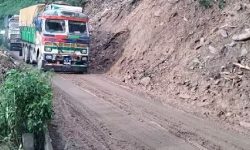 कच्ची सडकले यात्रुलाई सास्ती