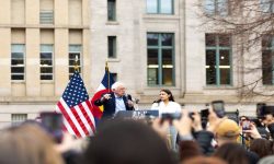 ‘कुलीनतन्त्रविरुद्ध लड्ने’ स्यान्डर्सको घोषणा