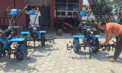 कञ्चनपुरका किसानलाई अनुदानमा ‘मिनी टिलर’