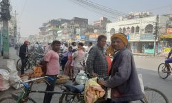 कामको खोजी गर्दै वीरगञ्जको घण्टाघर धाउनेहरु…