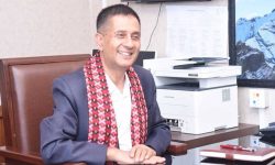 महानगरका प्रमुख प्रशासकीय अधिकृत सरोजले कार्यालयमा हाजिरी गरे