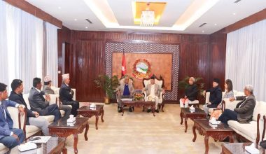 बालुवाटारमा सत्तापक्षीय दलका शीर्ष नेताहरूको बैठक जारी