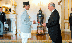 राजदूत पौडेलद्वारा ओहदाको प्रमाणपत्र पेस