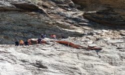 सडक खन्ने क्रममा पहिरोमा पुरिएर एक्साभेटर चालकको मृत्यु