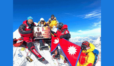 एकै परिवारका छजना मकालु हिमालमा