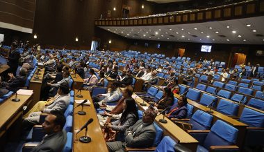 सङ्घीय निजामती सेवासम्बन्धी प्रतिवेदन प्रतिनिधिसभामा पेस