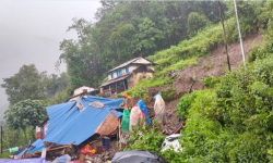 पर्वतको लाङ्दी पहिरो : पुरिएका दम्पतीमध्ये श्रीमान् मृत फेला, श्रीमतीको खोजी जारी