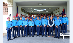 आठ जना प्राविधिक प्रहरी अधिकृतहरू दर्ज्यानी चिन्हद्वारा सुशोभित