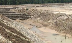 शिकारीबास खोलाको कटान रोक्न तटबन्ध निर्माण गरिँदै