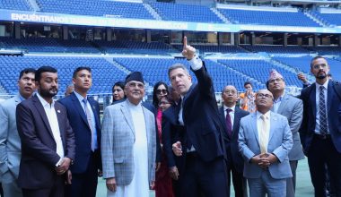 प्रधानमन्त्री ओलीबाट रियल मेड्रिडको रङ्गशाला अवलोकन