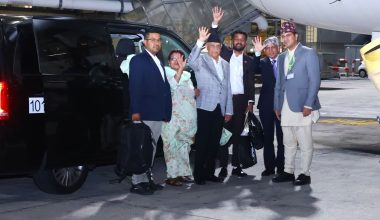 प्रधानमन्त्री ओली स्वदेश फर्कदै