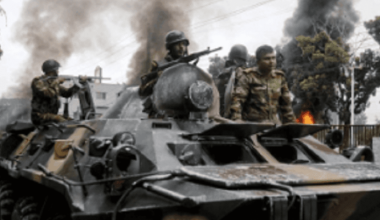 बङ्गलादेशका पूर्व प्रधानमन्त्री हसिनाको गृहनगरमा झडप, २० जना पक्राउ