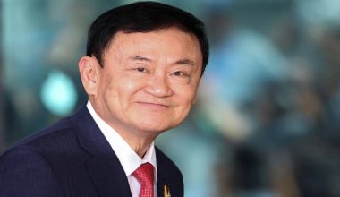 थाइल्याण्डका पूर्वप्रधानमन्त्री थाक्सिन शाही मानहानिको मुद्दाको बचाउ गर्दै अदालतमा