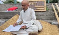 बाँस प्रवर्द्धनमा जुटेका नगर प्रमुख सत्याग्रहमा