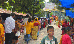 देवघाटमा स्नान गर्ने भक्तजनको घुइँचो