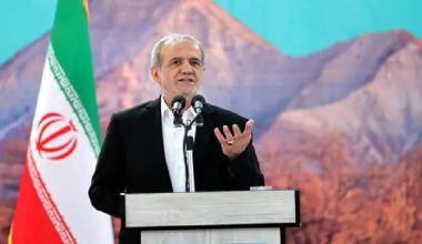 अमेरिकासँगको ‘नरम’ धारणाका कारण इरानी राष्ट्रपतिको आलोचना