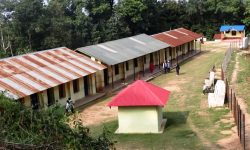 कक्षाकोठालाई वस्तुभाउबाट जोगाउन विद्यालयमा घेराबारा