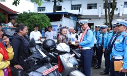 चोरी भएका २० ओटा दुई पाङग्रे सवारी साधन खोजतलास गरी धनीलाई हस्तान्तरण