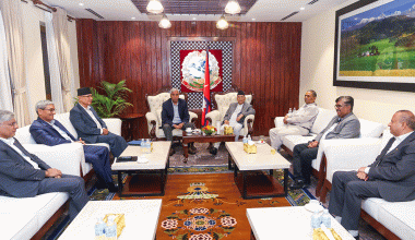 प्रधानमन्त्रीसहित तीन दलका शीर्ष नेताबीच छलफल