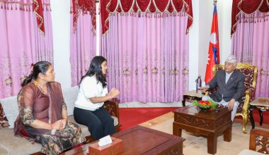 राष्ट्रपतिसँग विपिन जोशीका परिवारको भेट