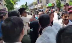 आमसञ्चार सम्बन्धमा व्यवस्था गर्न बनेको विधेयकको विरोधमा पत्रकारहरुले कोशी प्रदेशसभाबाहिर धर्ना