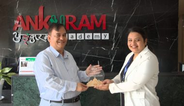 चितवनका तीन विद्यालयमा एम्बार्क अनम्याथको अन्तरक्रियात्मक तालिम