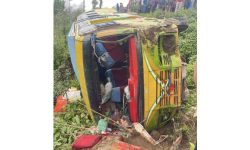 बस दुर्घटना हुँदा १४ घाइते, एक जना गम्भीर