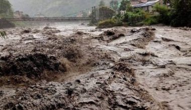 पूर्वोत्तर भेगमा विच्छ्याको बाढीले बस्ती जोखिममा