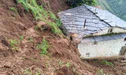 अविरल वर्षाले साल्पामा ६ घर विस्थापित