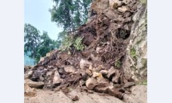 केचना-कञ्चनजङ्घा सडक अवरुद्ध