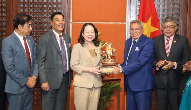 चेम्वरबर भियतनामकी महामहिम उपराष्ट्रपति जुआनसमक्ष लगानी तथा व्यापार अभिवृद्धिबारे छलफल