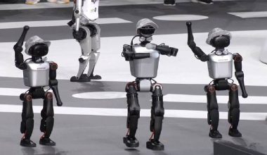 चीनमा पहिलो अन्तरराष्ट्रिय ‘ह्युमनोइड रोबोट’ खेलको प्रतिस्पर्धा सुरु