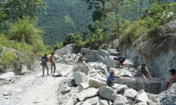पाँच जलविद्युत् आयोजनाको संयुक्त सहयोगमा रघुगङ्गाका सडक स्तरोन्नति