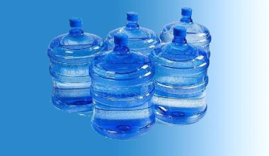 मापदण्ड विपरीतका पानीका जार नष्ट