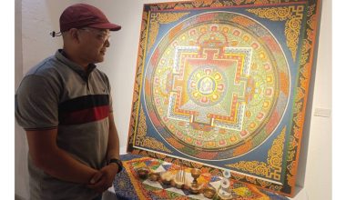 पाँच कलाकारका कला : काठमा बालुवा भरेको थाङ्कादेखि धार्मिक र मिथिला कलासम्म