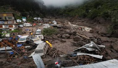 कश्मीरमा बाढीका कारण ६० जनाको मृत्यु, खोजीकार्य जारी