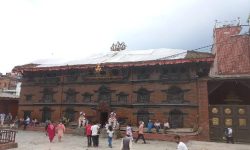 भूकम्पको दश वर्ष : अझै पाल र टेकोको भरमा कुमारी घर