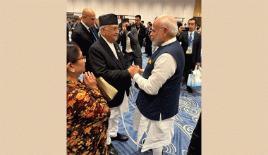 प्रधानमन्त्री ओली र भारतीय प्रधानमन्त्रीबीच अनौपचारिक भेट