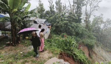 पहिरोले मोदीको कोरुङ्गा गाउँ जोखिममा