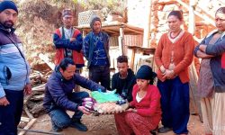 लेखर्कका सुत्केरीलाई घ्यू वितरण