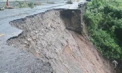 सडक भासिँदा काठमाडौं-मन्थली सडक अवरुद्ध