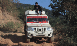 पाँच पटक म्याद थप गर्दा पनि बनेन सडक