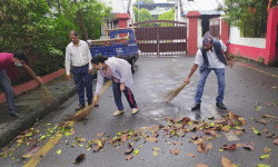 पत्रकारद्वारा जिल्ला प्रशासन कार्यालयको सरसफाइ